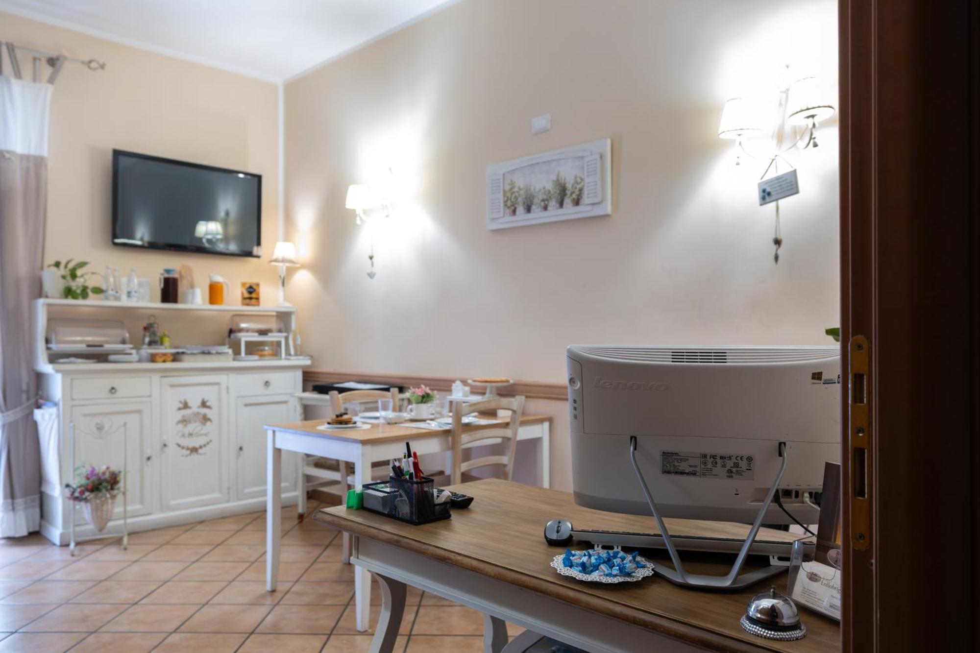 Casa Lollobrigida Bed & Breakfast Ciampino Eksteriør bilde